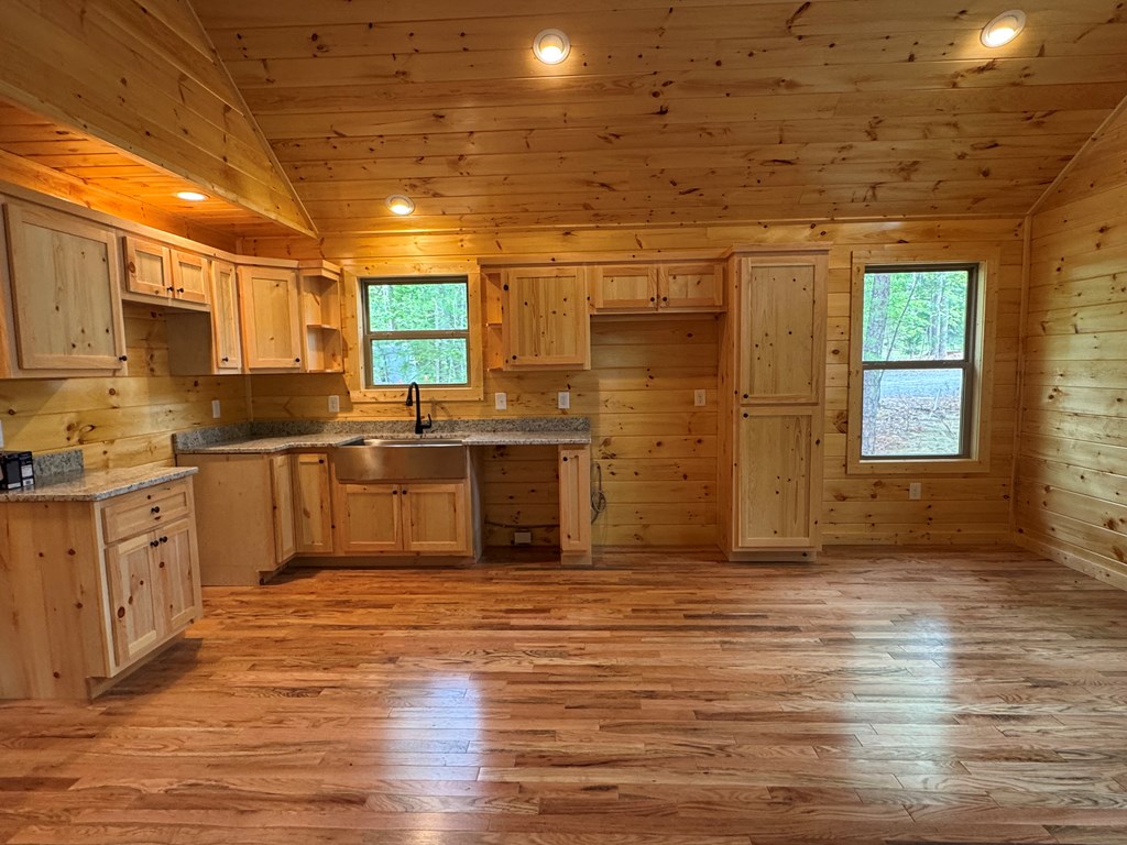 413786 Murphy Residential
