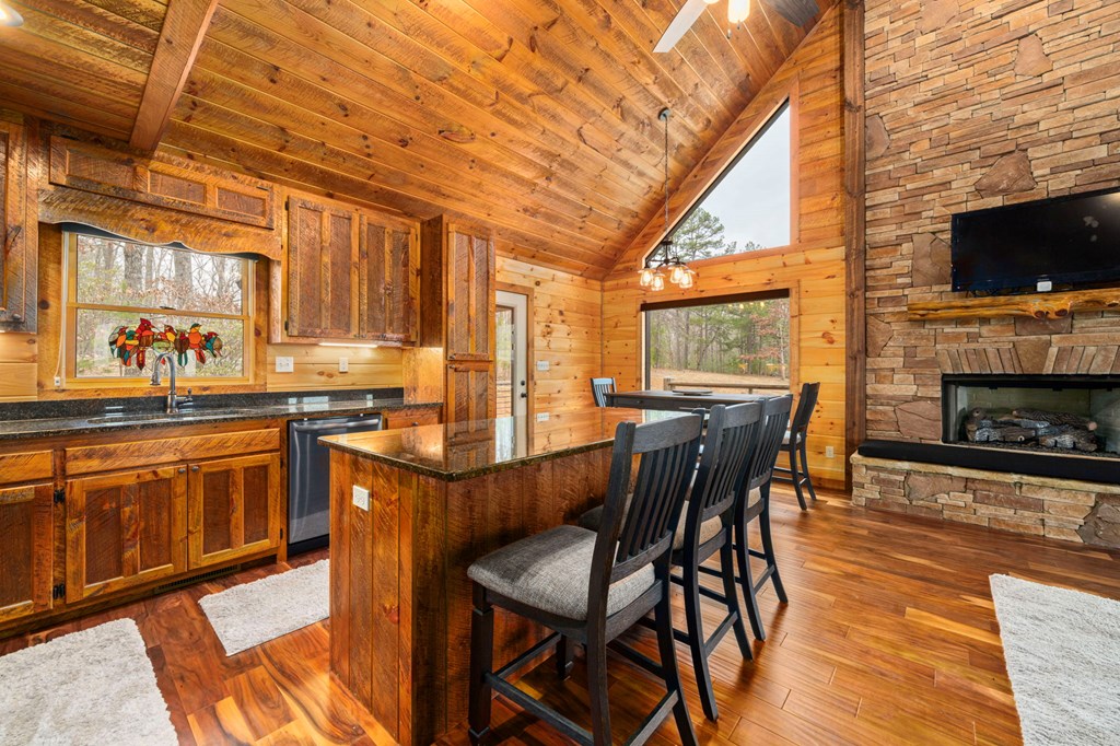 413835 Morganton Residential