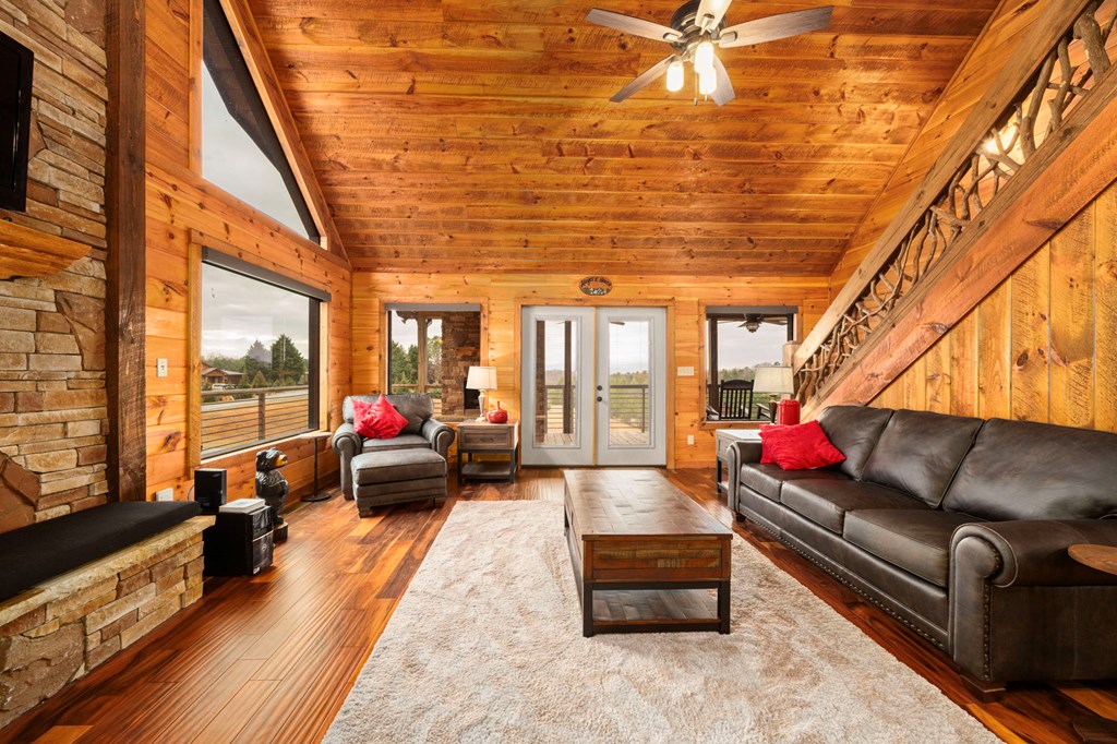 413835 Morganton Residential