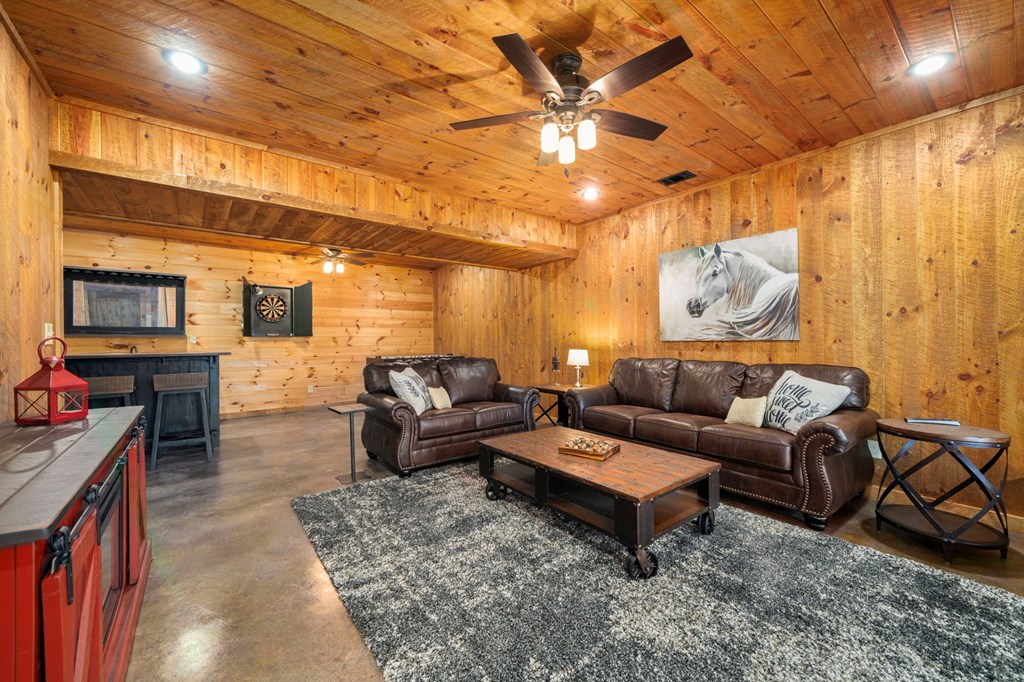 413835 Morganton Residential