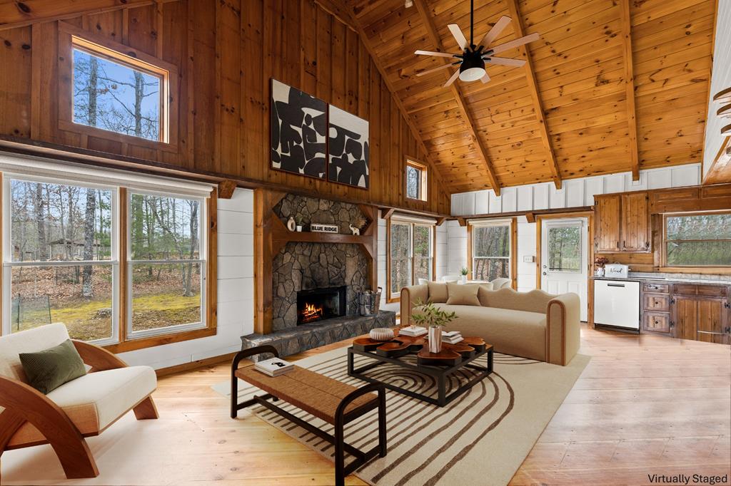 413904 Mineral Bluff Residential