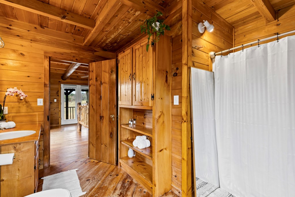413904 Mineral Bluff Residential