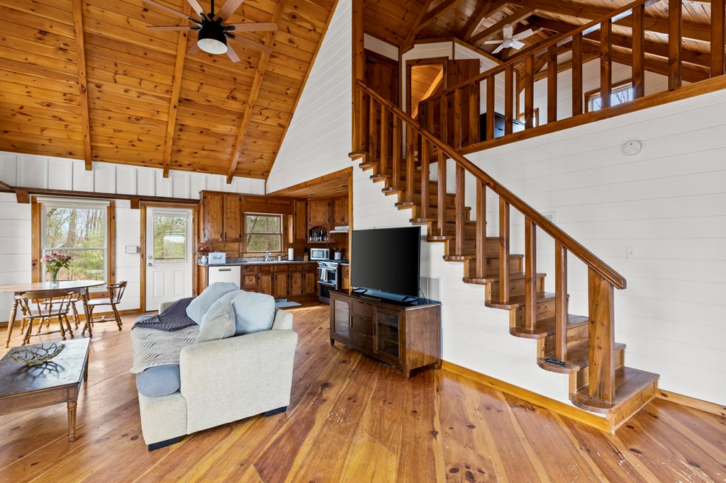 413904 Mineral Bluff Residential