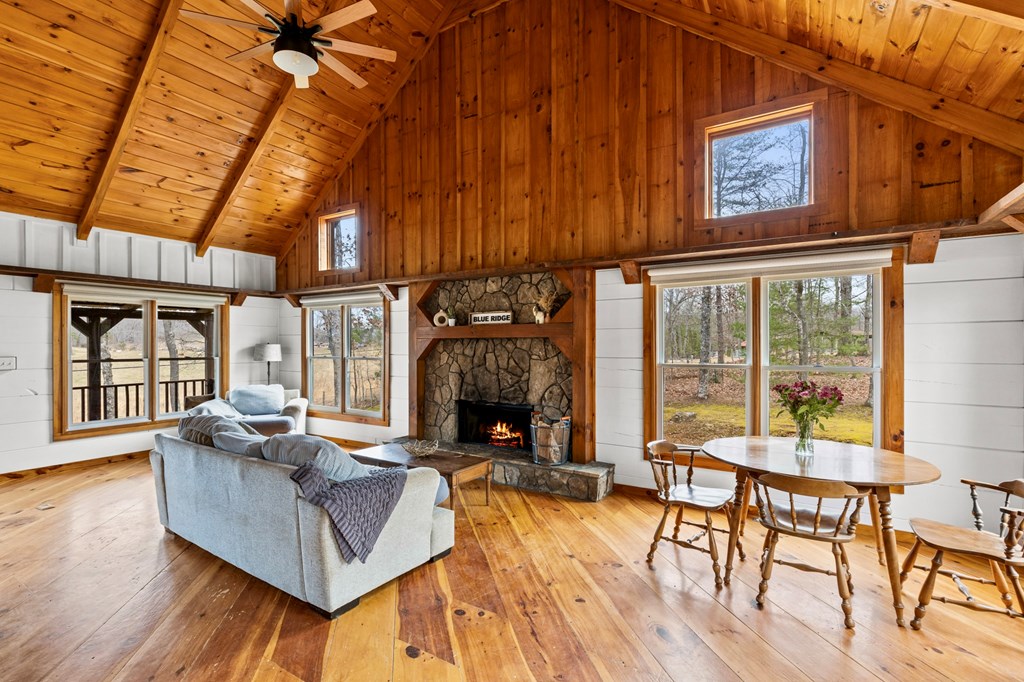 413904 Mineral Bluff Residential