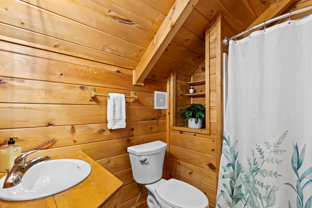 413904 Mineral Bluff Residential