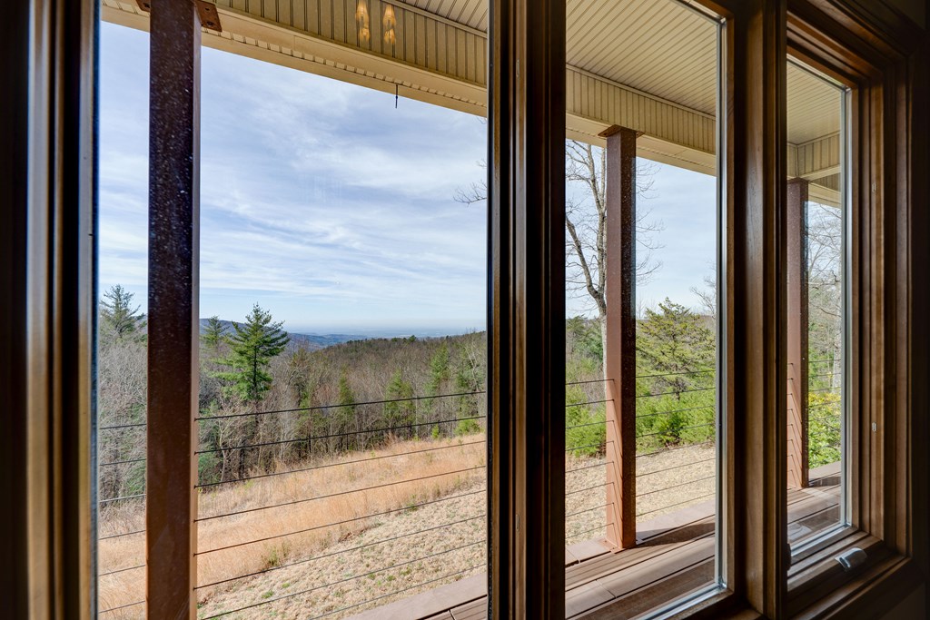 414167 Chatsworth Residential