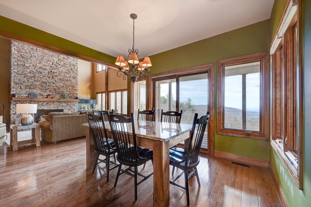 414167 Chatsworth Residential