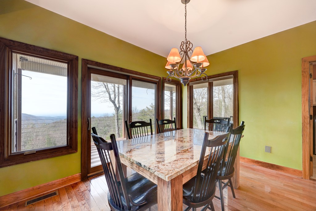 414167 Chatsworth Residential