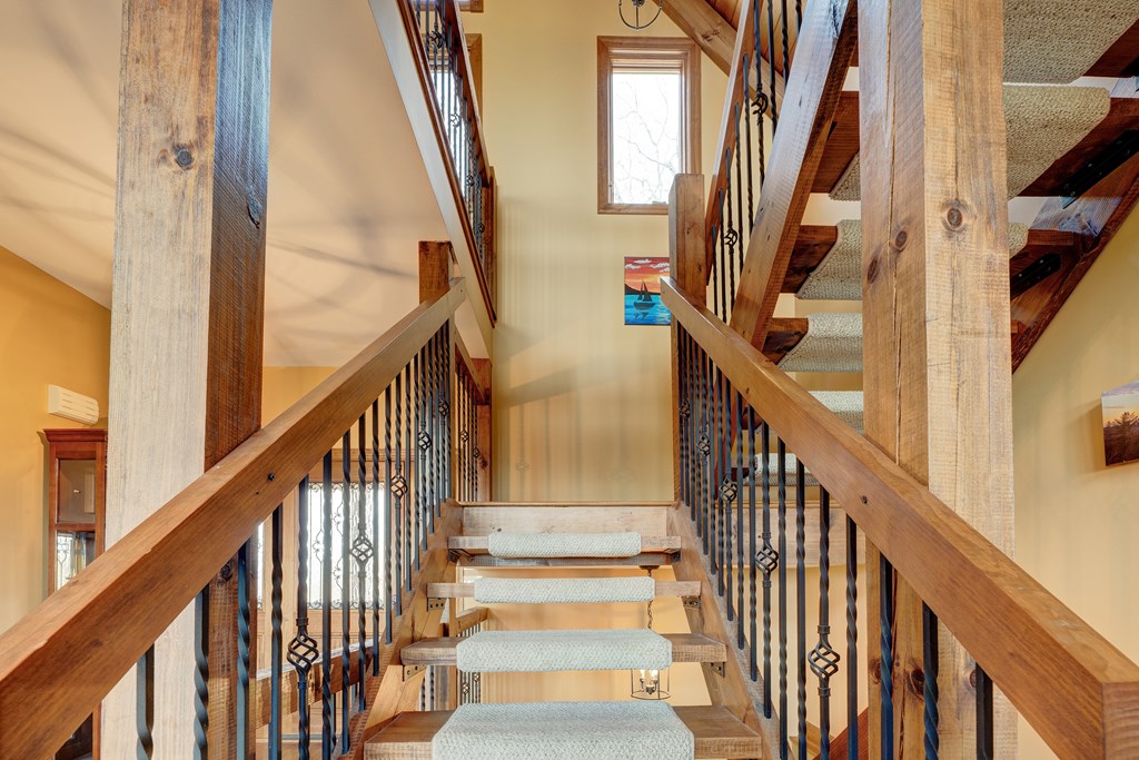 414167 Chatsworth Residential
