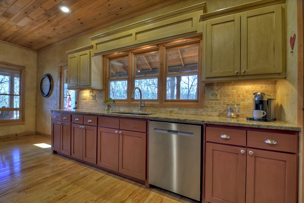 414237 Mineral Bluff Residential