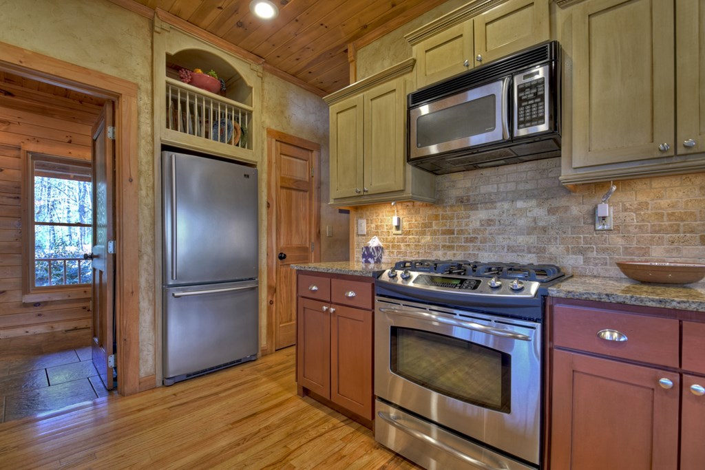 414237 Mineral Bluff Residential