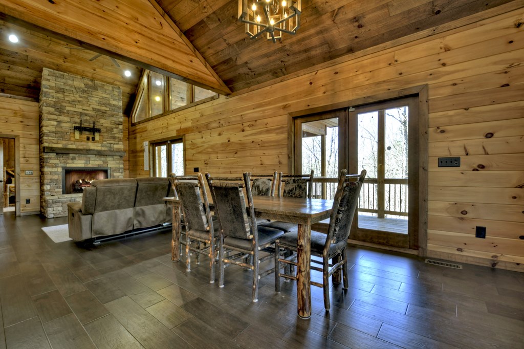 414246 Mineral Bluff Residential
