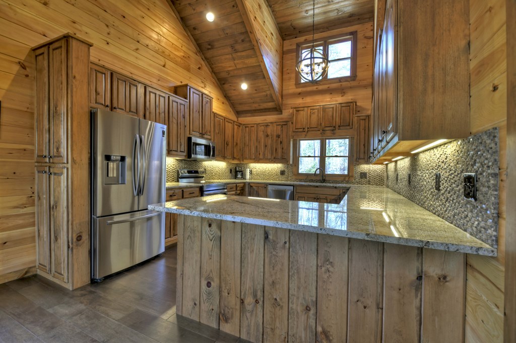414246 Mineral Bluff Residential