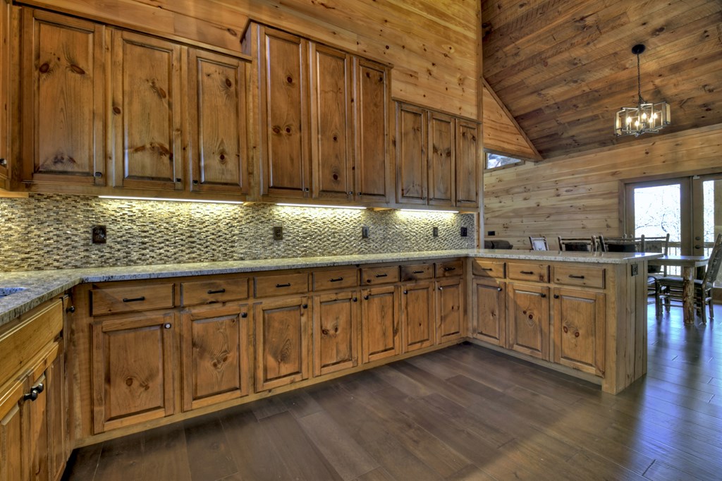 414246 Mineral Bluff Residential