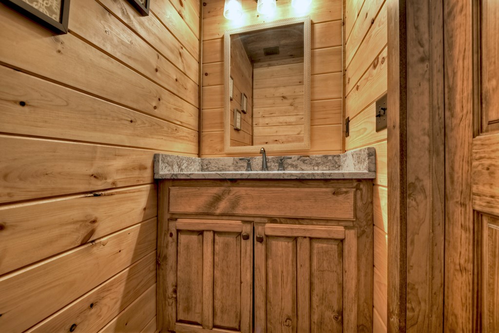 414246 Mineral Bluff Residential