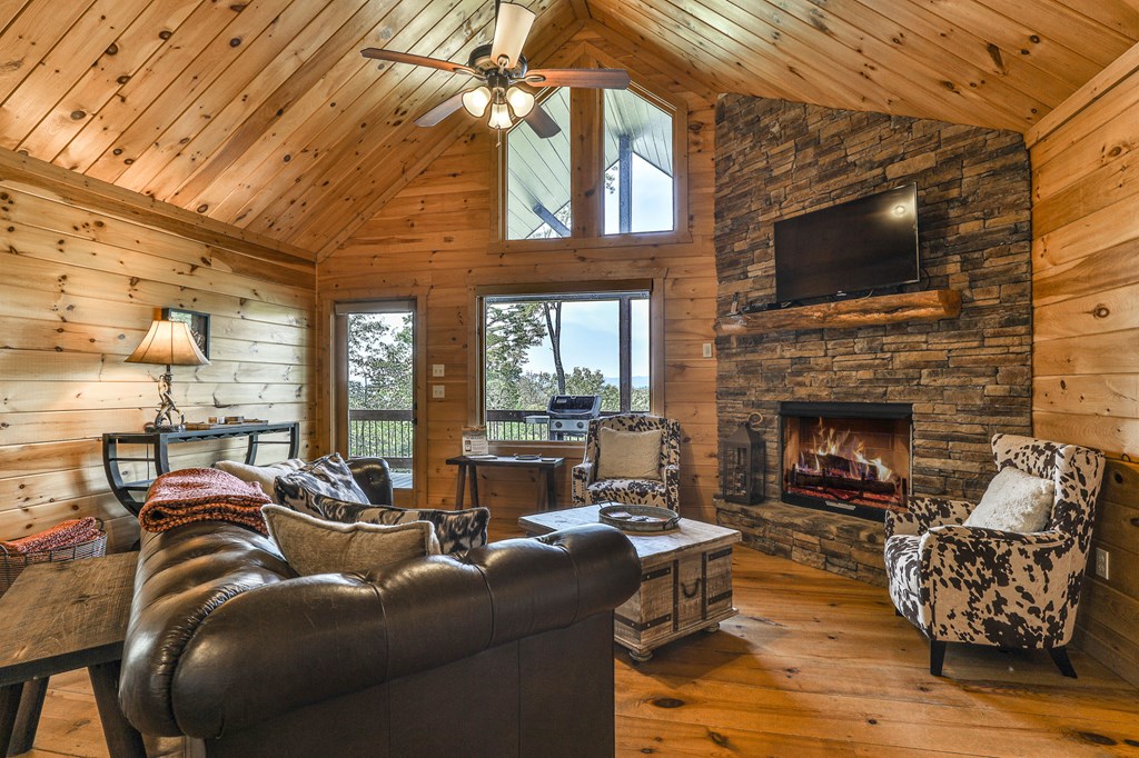 414396 Mineral Bluff Residential