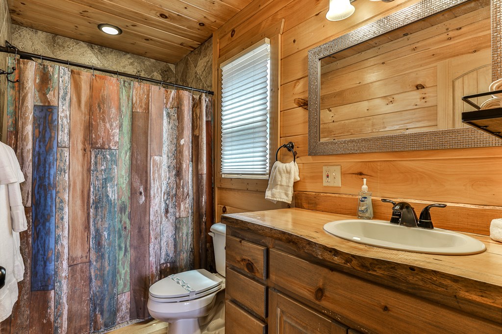 414396 Mineral Bluff Residential