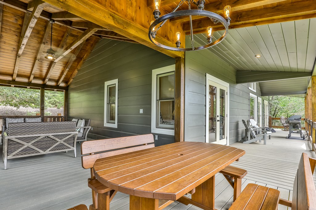 414396 Mineral Bluff Residential