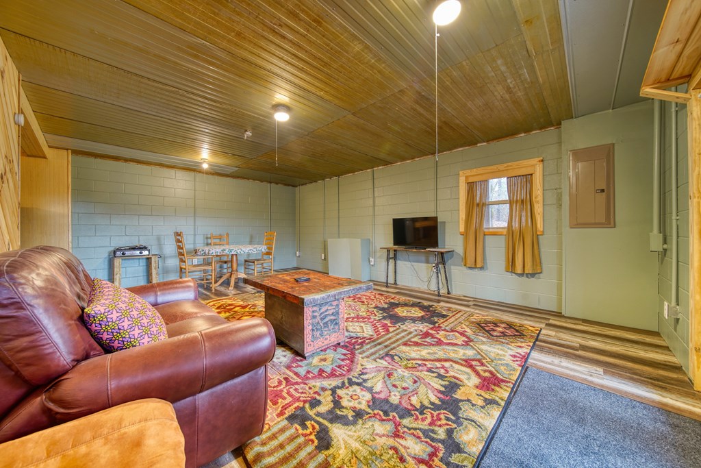 414409 Hiawassee Residential