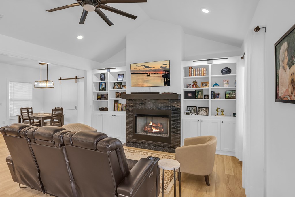 414432 Hayesville Residential