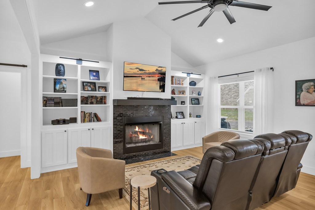 414432 Hayesville Residential