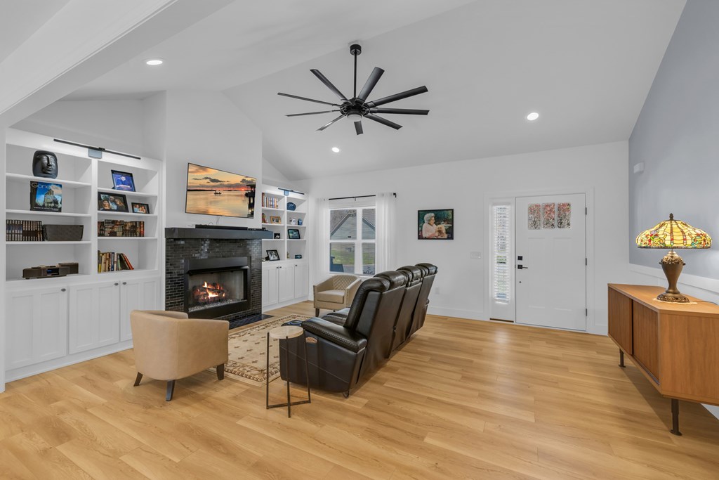 414432 Hayesville Residential