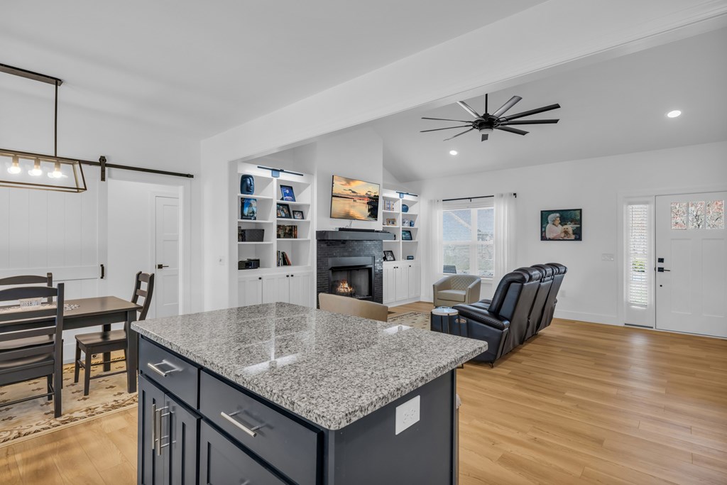 414432 Hayesville Residential