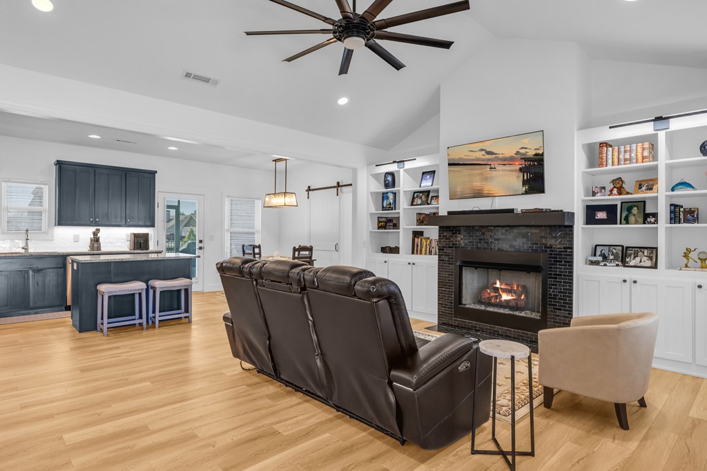 414432 Hayesville Residential