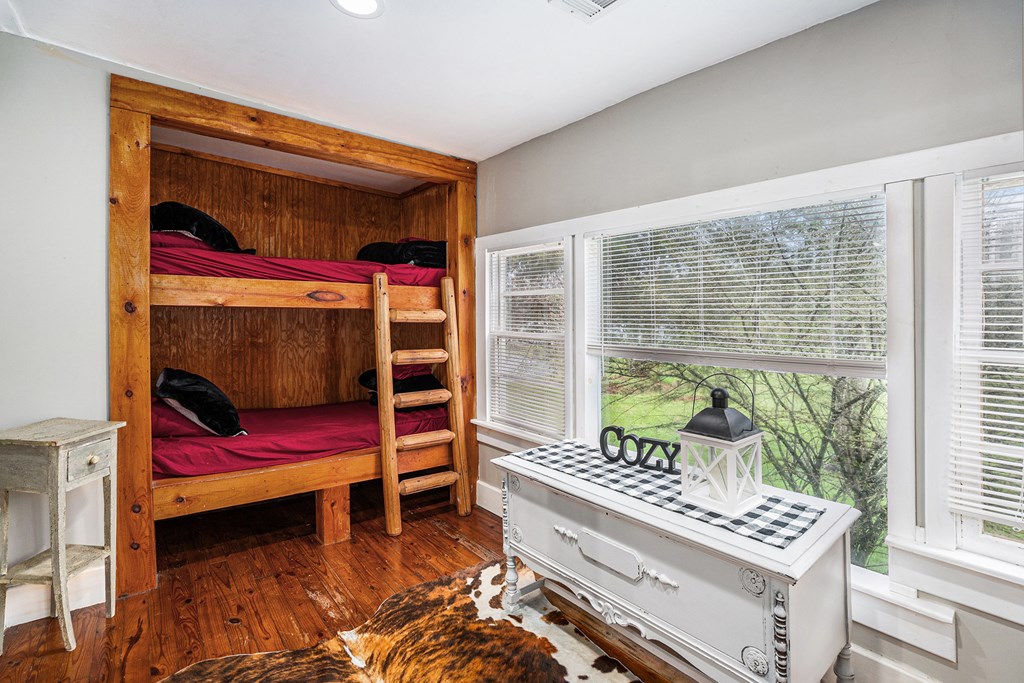 414460 Mineral Bluff Residential