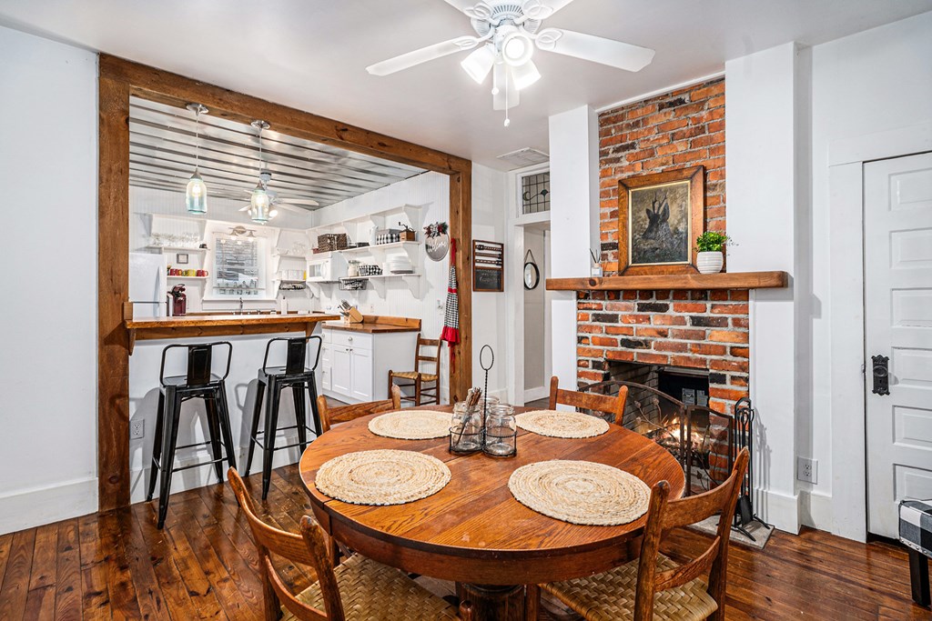 414460 Mineral Bluff Residential