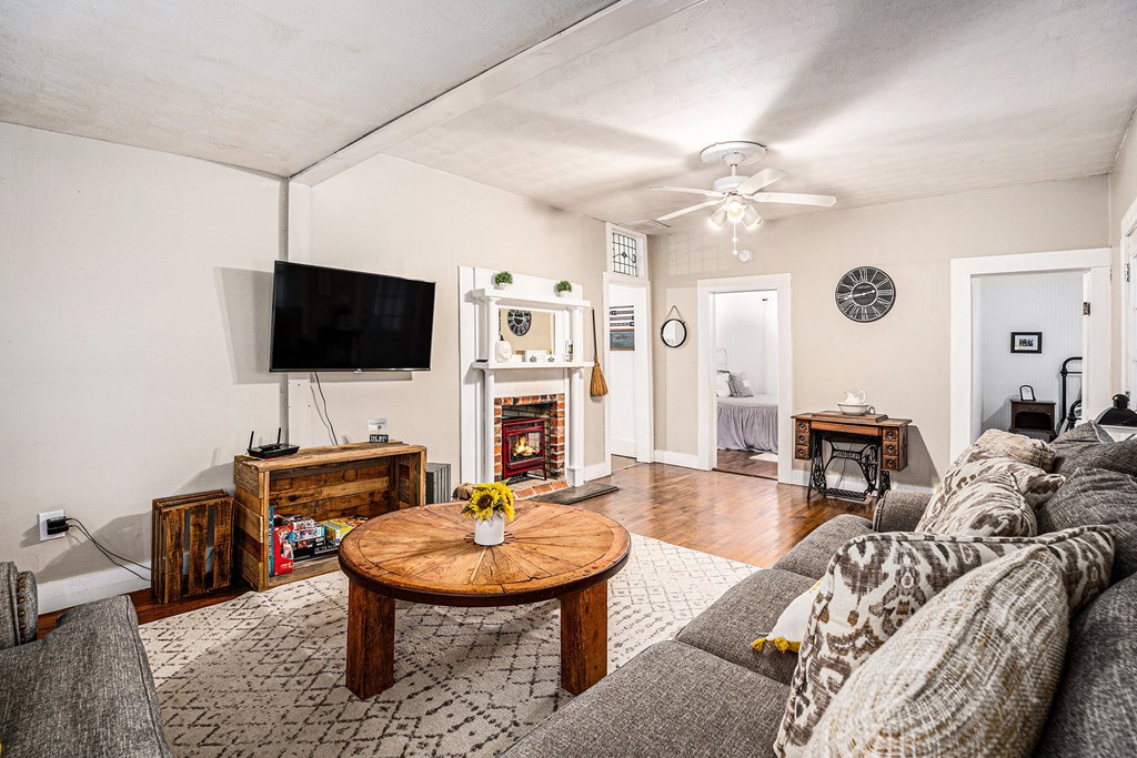 414460 Mineral Bluff Residential