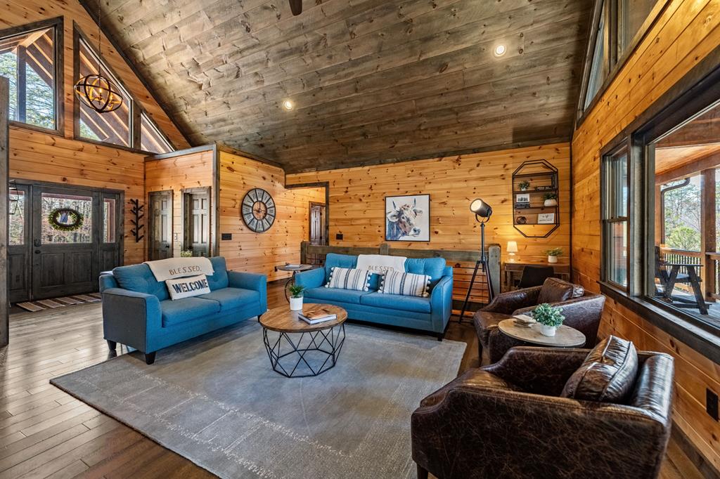 414492 Mineral Bluff Residential