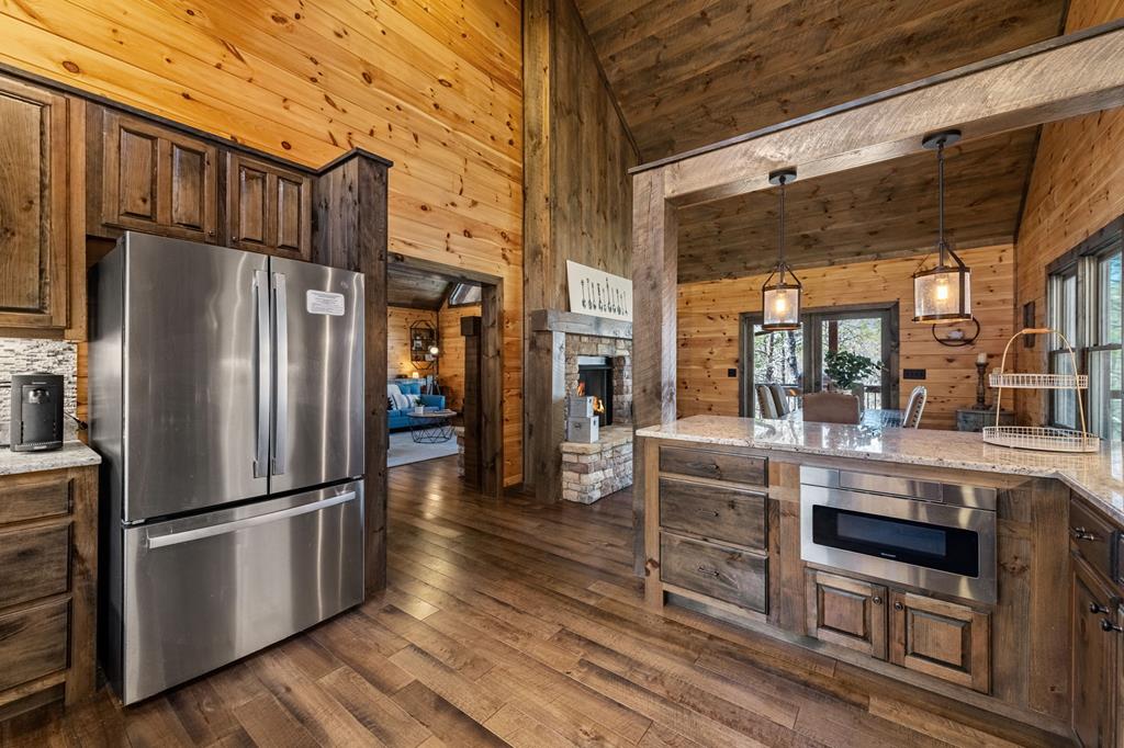 414492 Mineral Bluff Residential