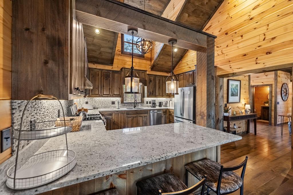 414492 Mineral Bluff Residential