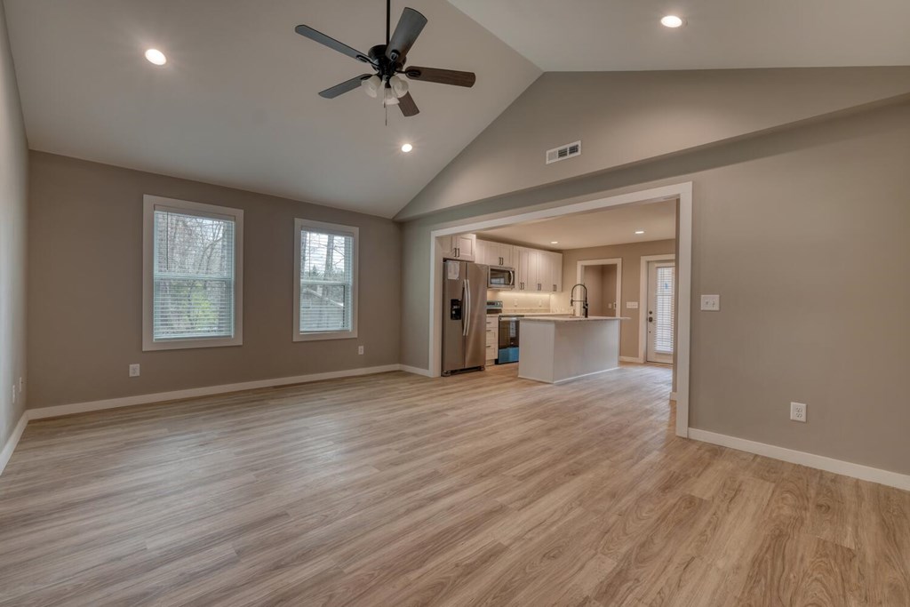 414705 Young Harris Residential