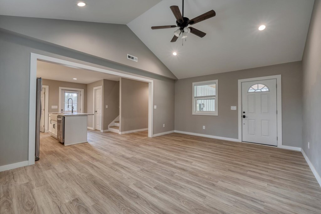 414705 Young Harris Residential