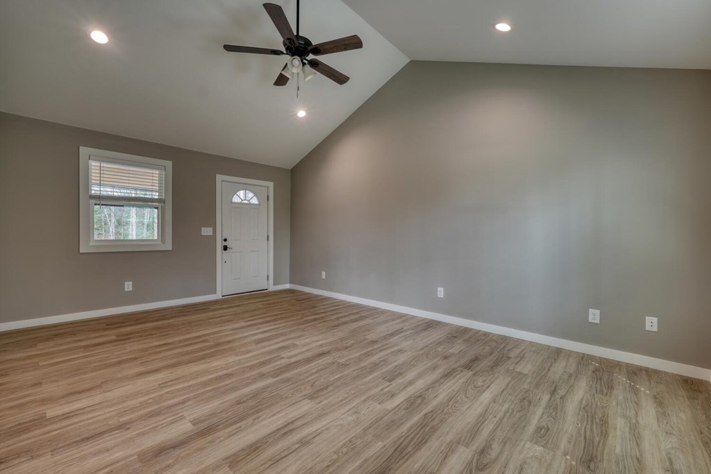 414705 Young Harris Residential