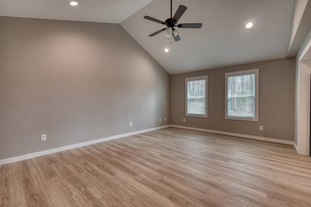 414705 Young Harris Residential