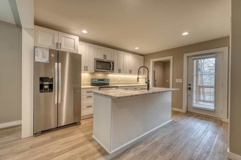 414705 Young Harris Residential