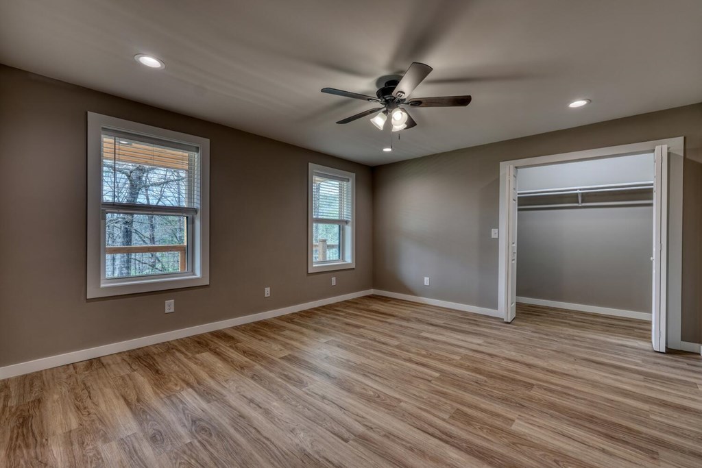 414705 Young Harris Residential