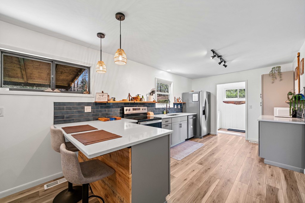 415009 Mineral Bluff Residential