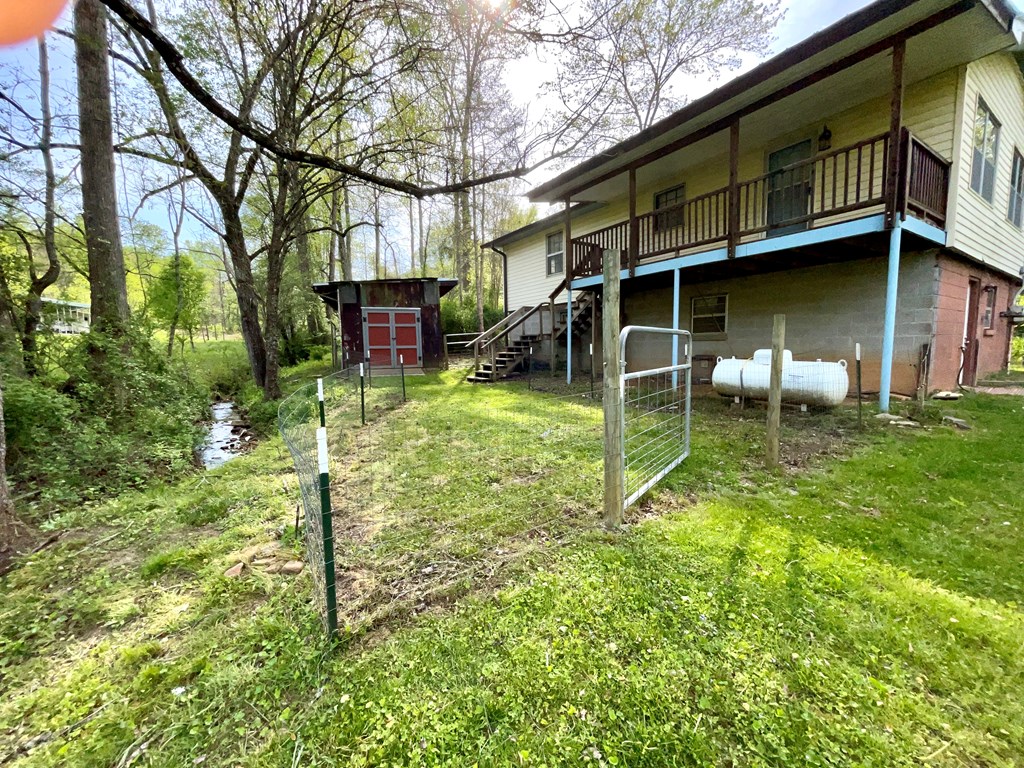 415026 Hayesville Residential