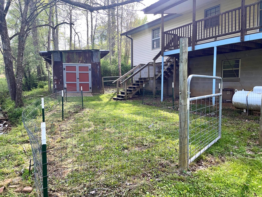 415026 Hayesville Residential
