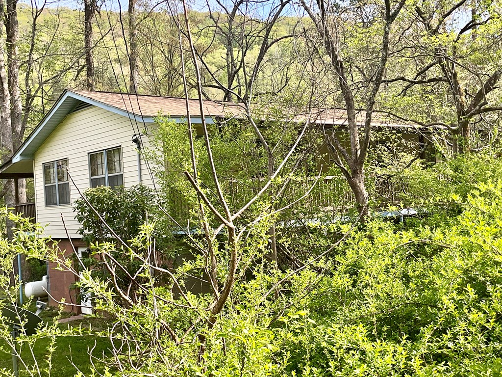 415026 Hayesville Residential