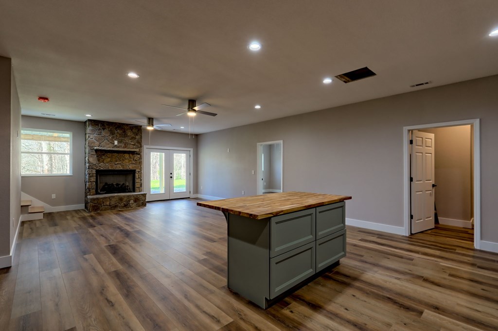 415028 Hayesville Residential