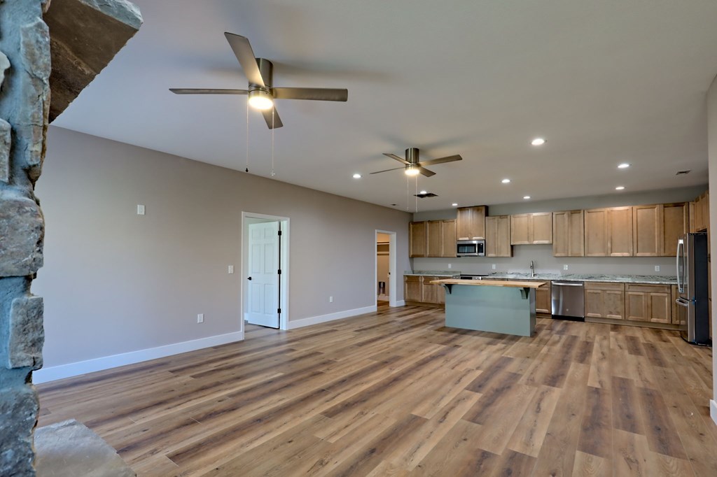 415028 Hayesville Residential