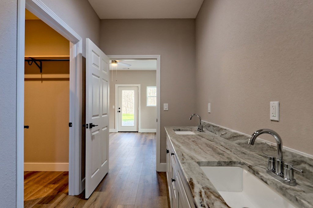 415028 Hayesville Residential