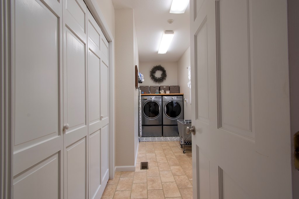 415052 Murphy Residential