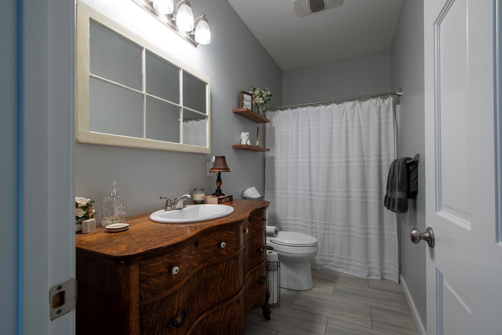 415052 Murphy Residential