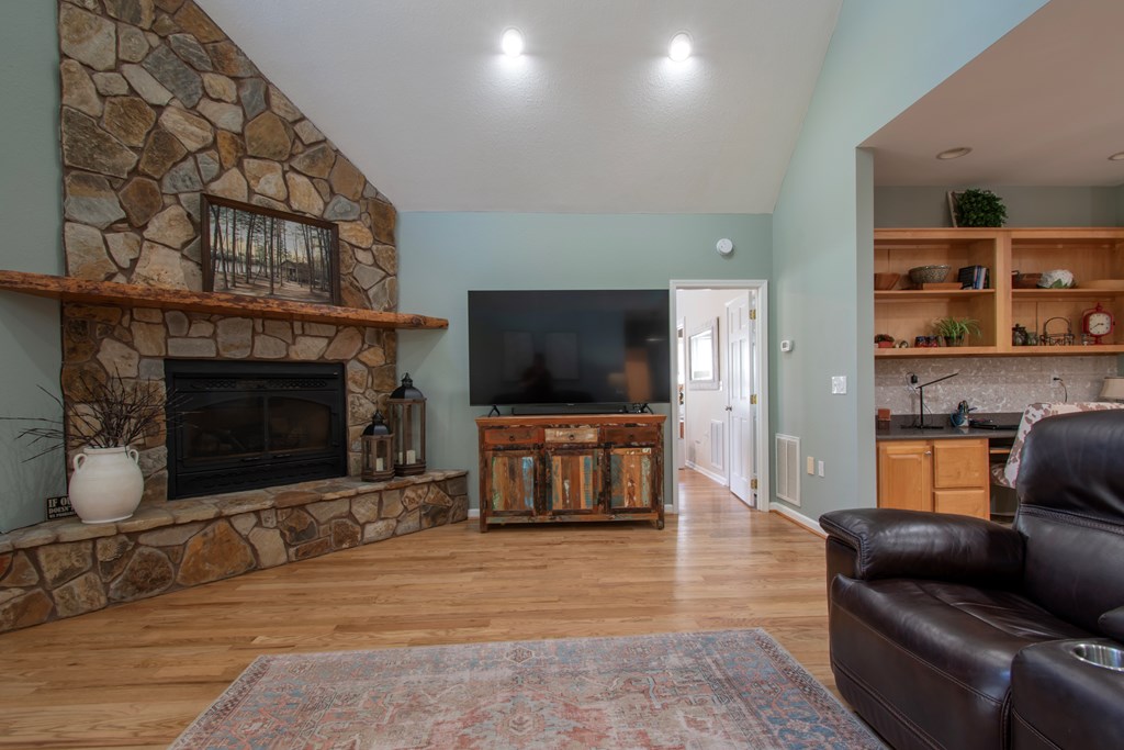 415052 Murphy Residential